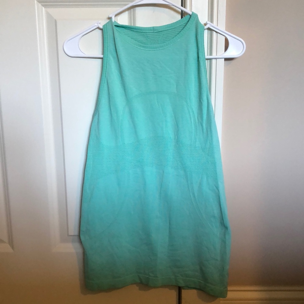 Lululemon workout tank